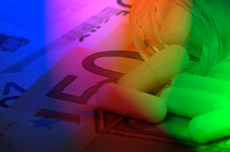 Medikamenten Kosten Liegen auf Euro Banknoten